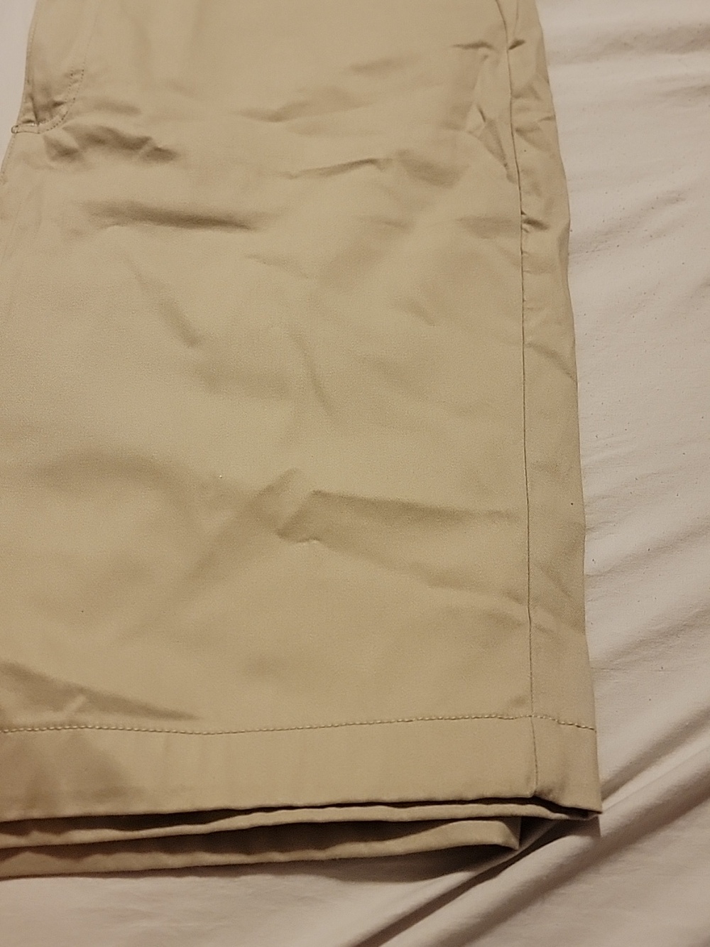 NWT Size 18 Women Bermuda Shorts in Light Khaki - "Secretly Slender" Tag - Picture 3 of 7